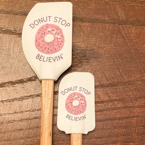 Valentine's Day Donut Themed Silicone Spatula Set of 2, Donut Stop Believen' - Picture 11 of 13